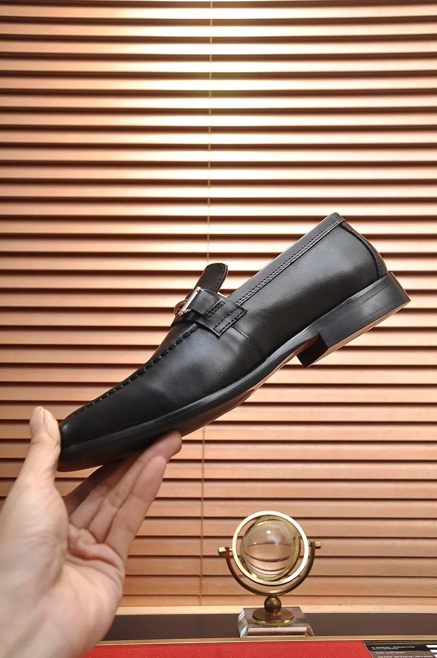 Men's shoes💰460💶[HERMES] (sheepskin lining)🍀Italian top luxury🍀He does not pursue novel styles and gorgeous colors, but attracts the favor of successful men with his flawless, elegant and classic style. Formal leather shoes This very comfortable, simple and stable style allows you to easily match any style! The pattern is absolutely 1:1 refined from the original case, and we strive for excellence in materials, imported cowhide + sheepskin lining💪💪💪extraordinary texture👍! .Black Brown Size: 38-45 (45 customized)